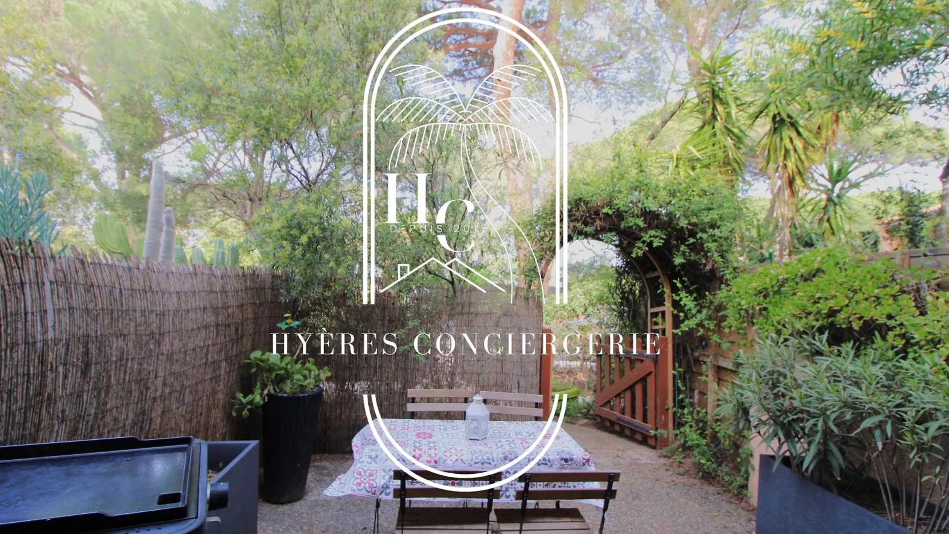 Appartement Triplex Le Port d'Hyères-400m-CLIM/WIFI/PARKING